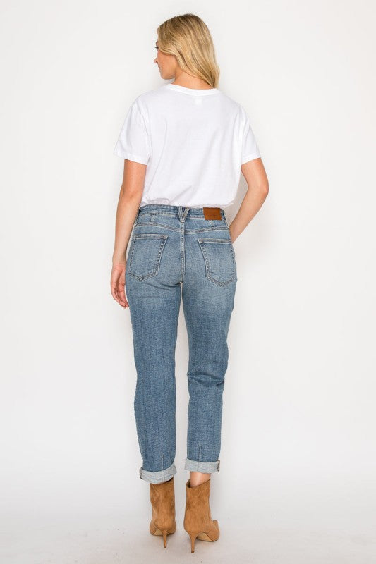 MID RISE MODERN BOYFRIEND JEANS