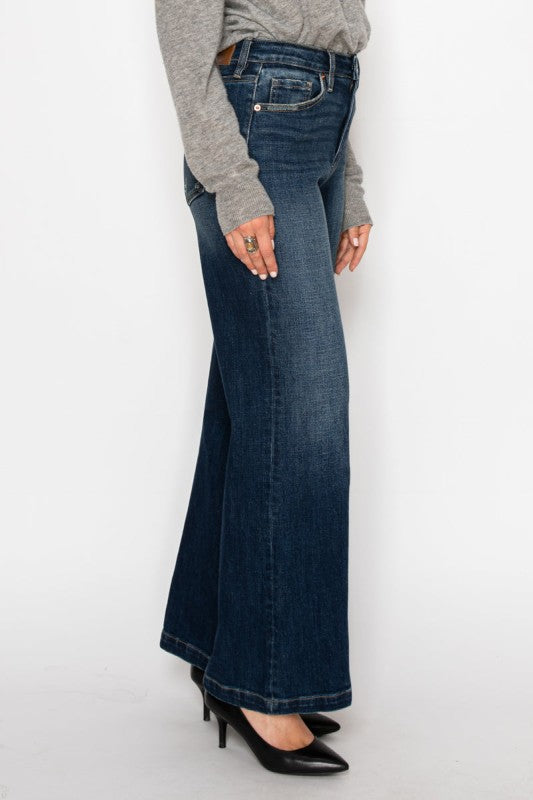 HYBRID STRETCH RIPPED RELAXED FLARE JEANS