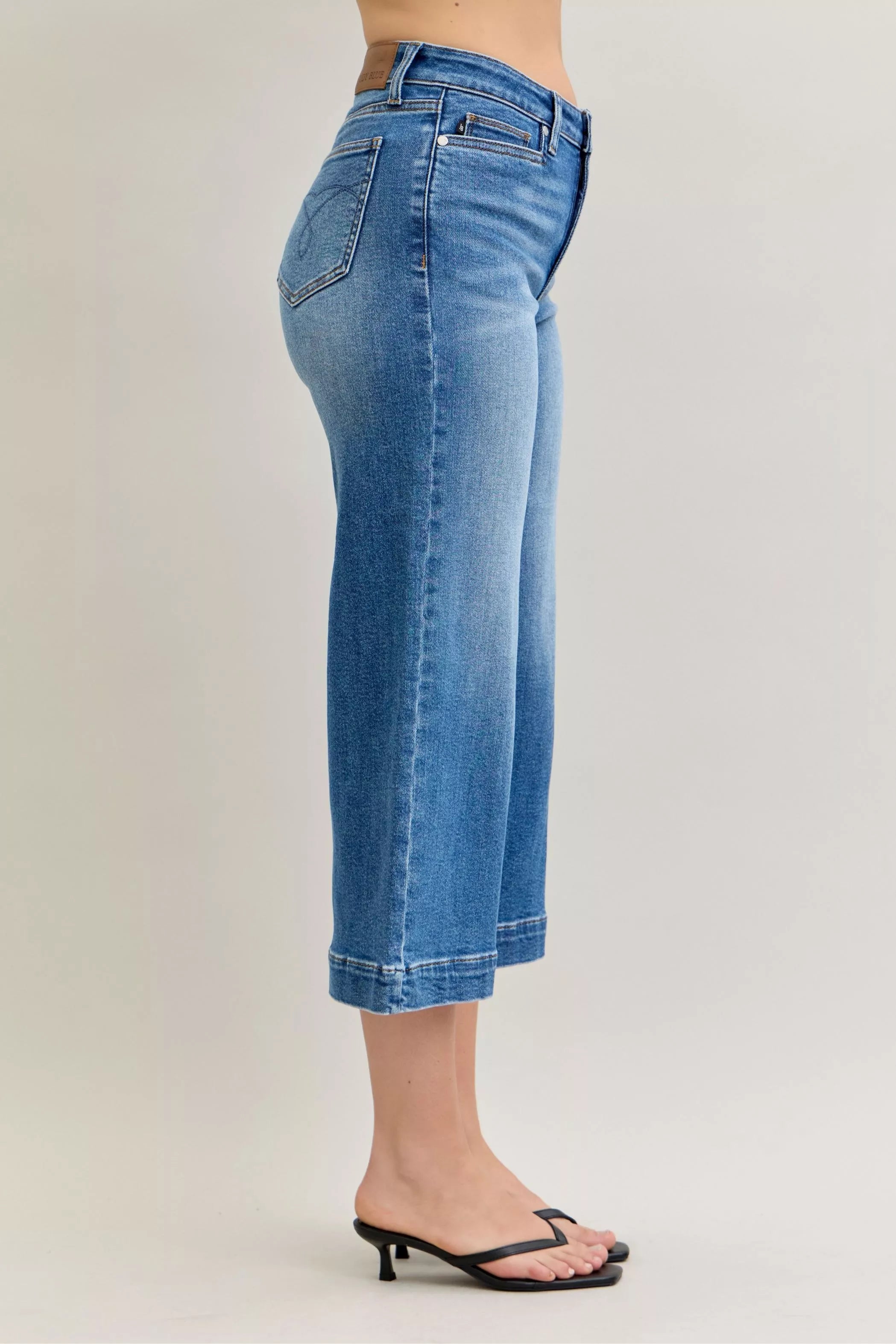 Mid Rise Crop Wide Leg Jeans