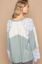 Lace Floral Round V-Knit Top