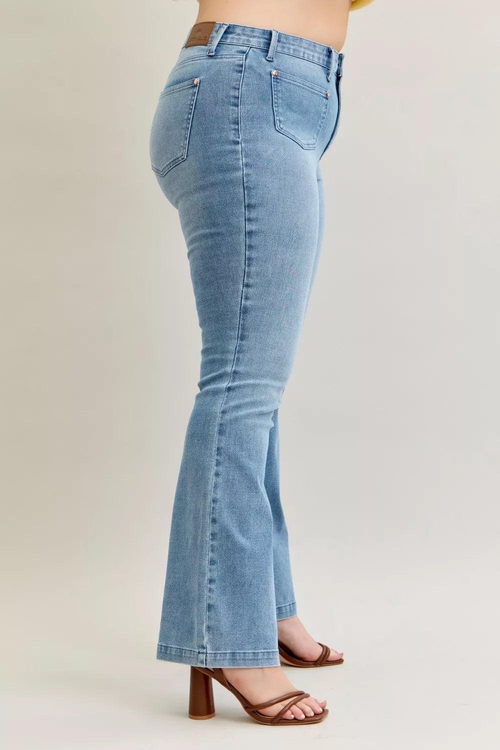 Mid Rise Bootcut Jeans with Contrast Wash
