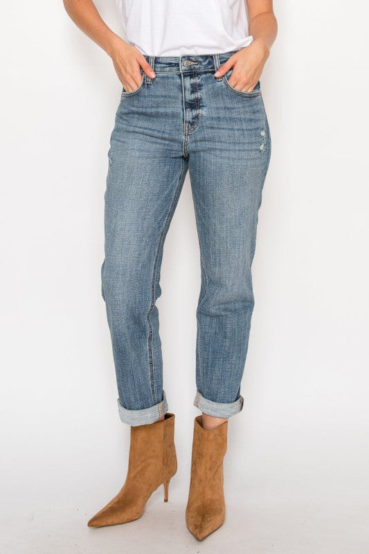 MID RISE MODERN BOYFRIEND JEANS