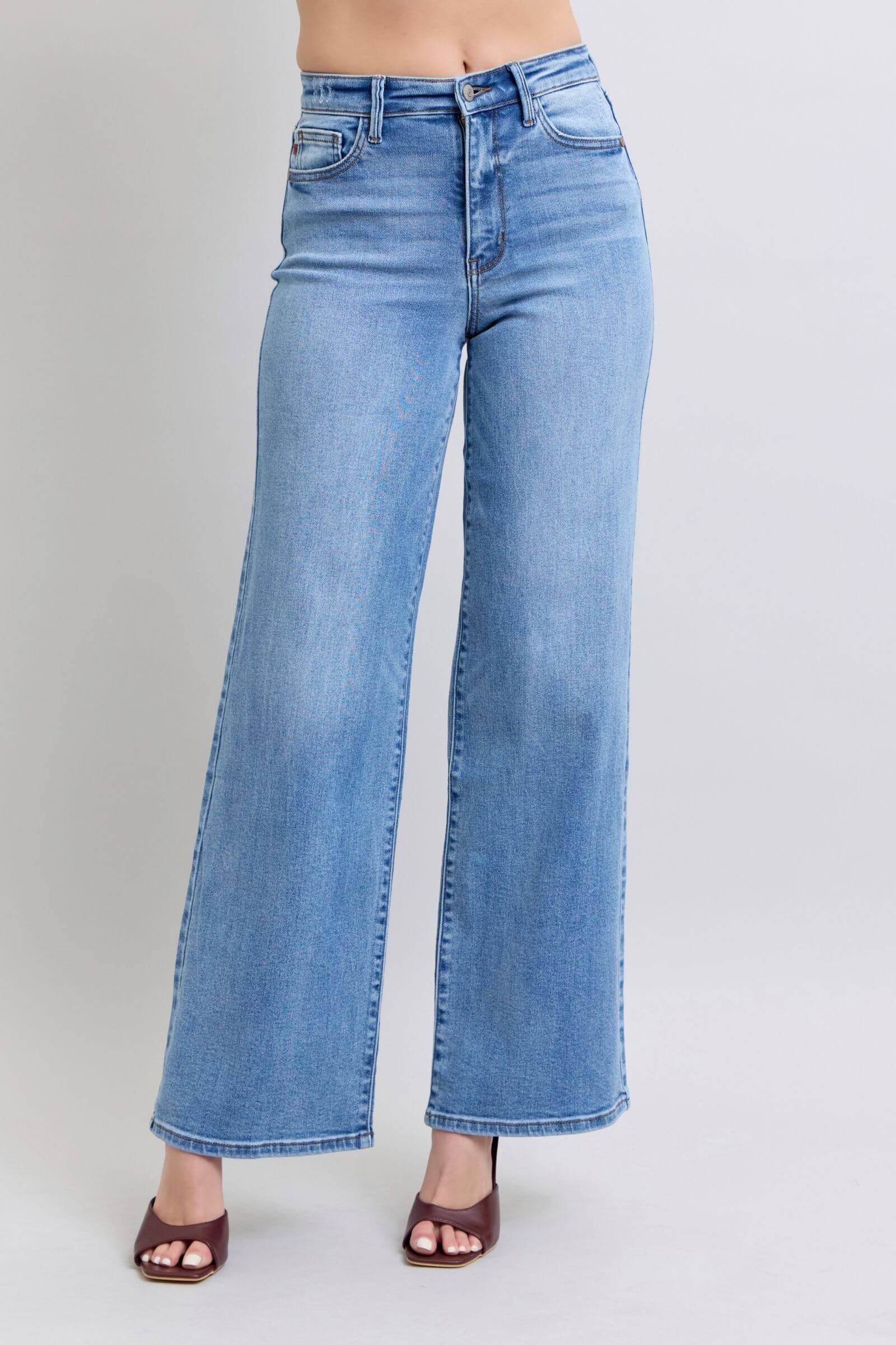 Wide Leg Jeans with Pockets