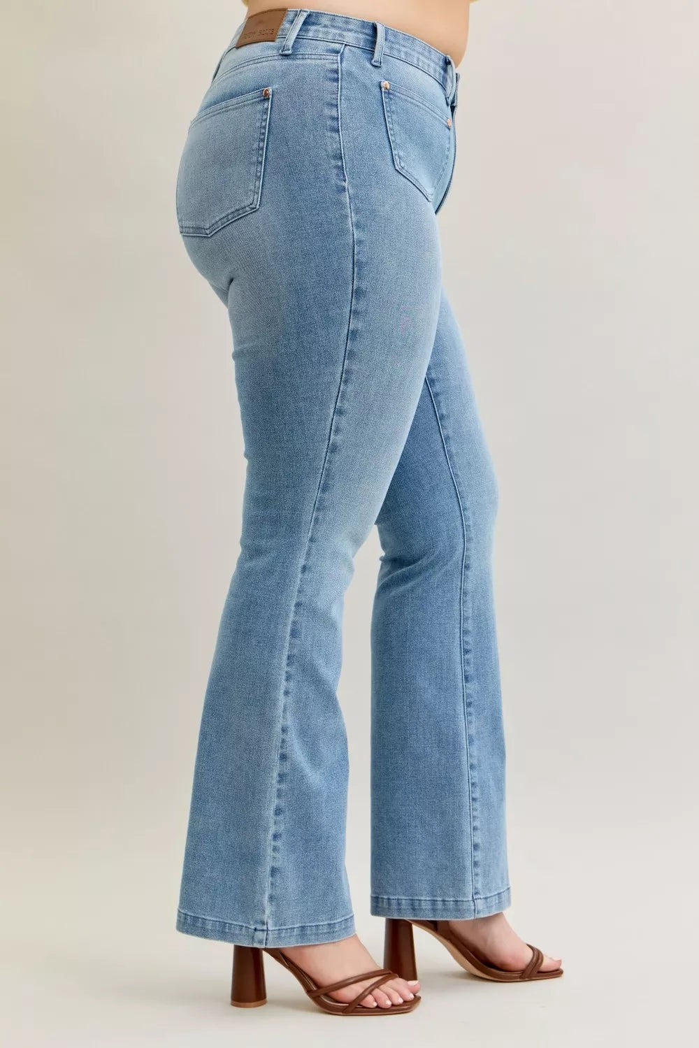 Mid Rise Bootcut Jeans with Contrast Wash