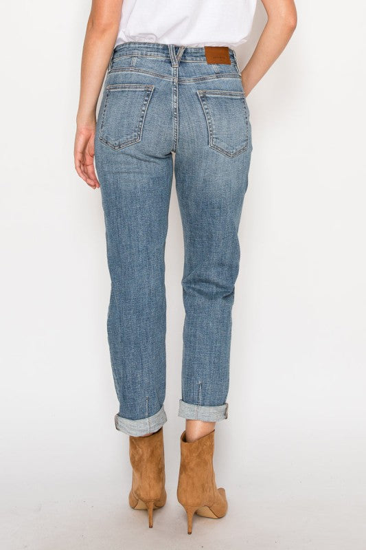 MID RISE MODERN BOYFRIEND JEANS