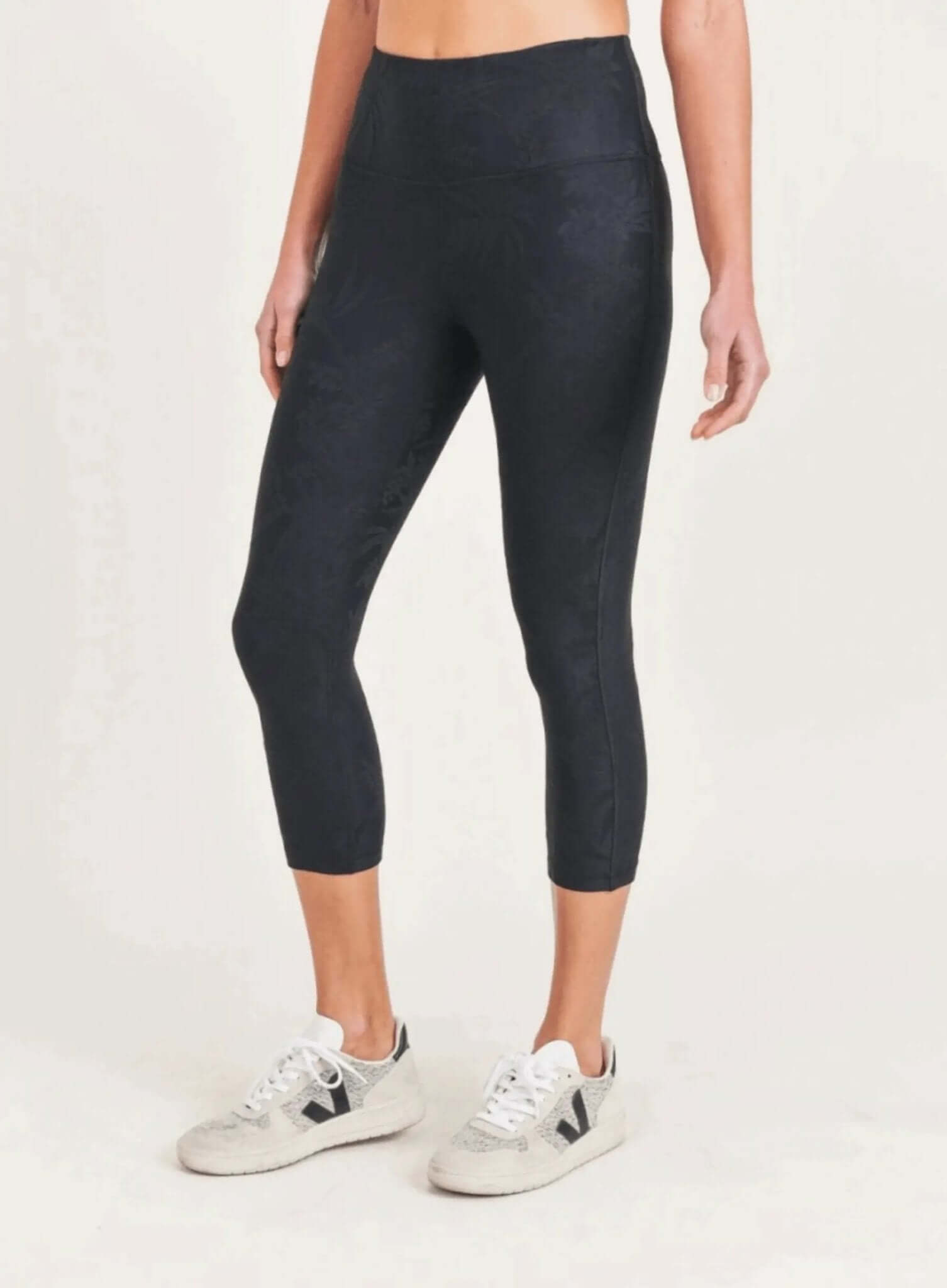 Floral Jacquard TACTEL® High Waist Capri Leggings - Rocca & Co